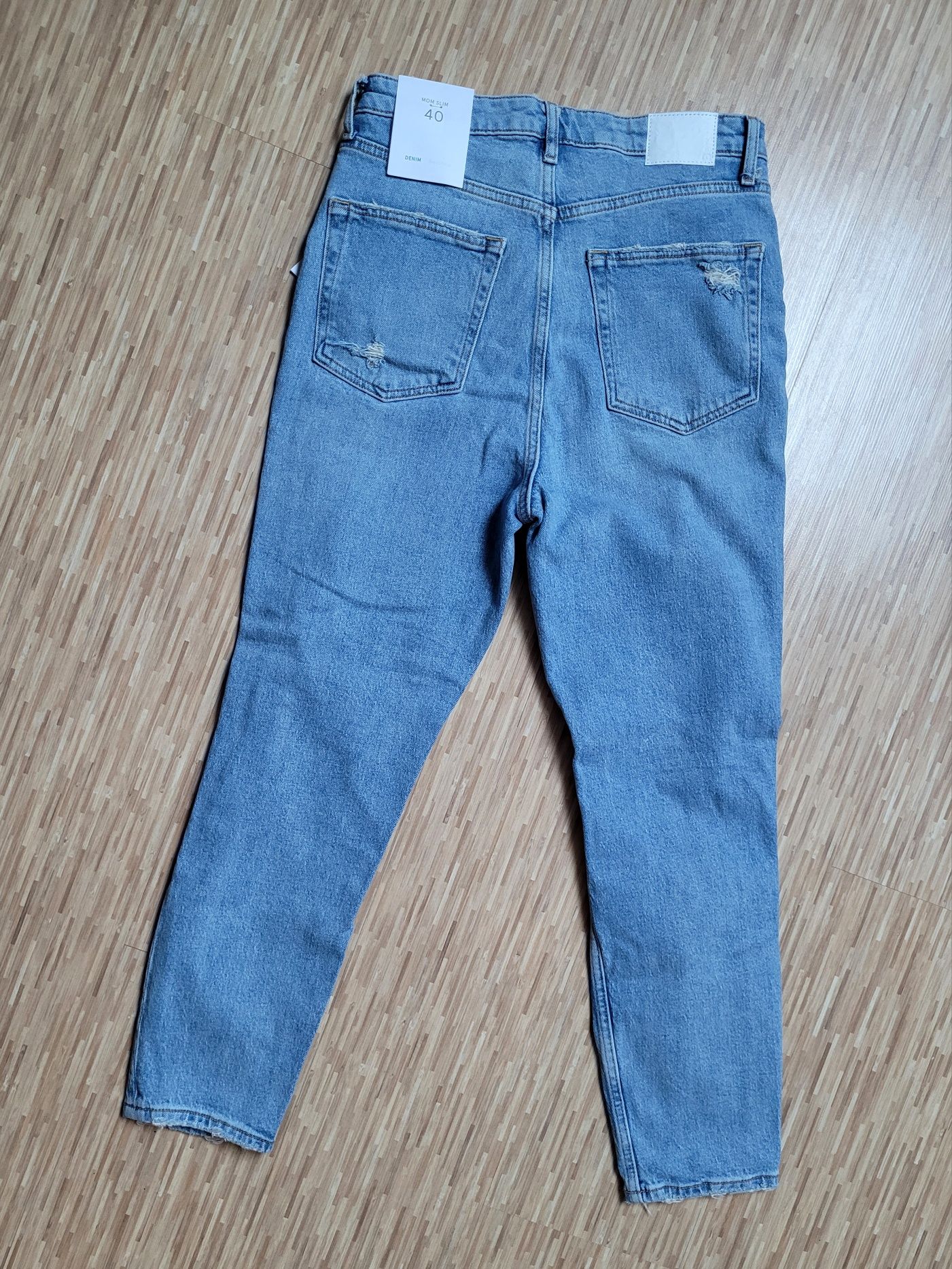 Nowe spodnie jeansowe Mom jeans Slim Bershka rozmiar L