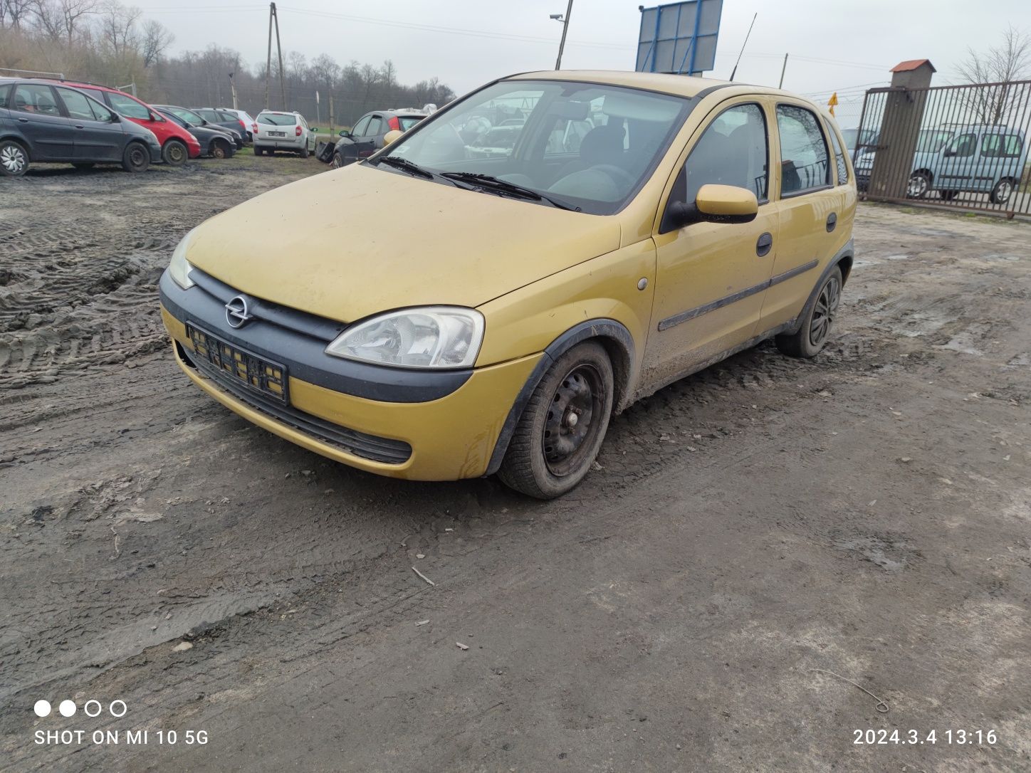 Opel corsa C maska Z40D