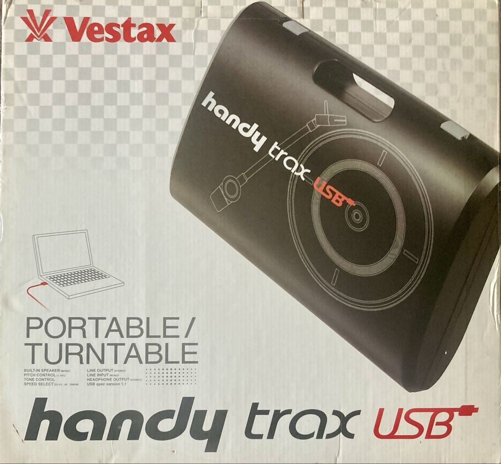 Vestax Handy Trax USB Portable Turntable в компактном кейсе.
