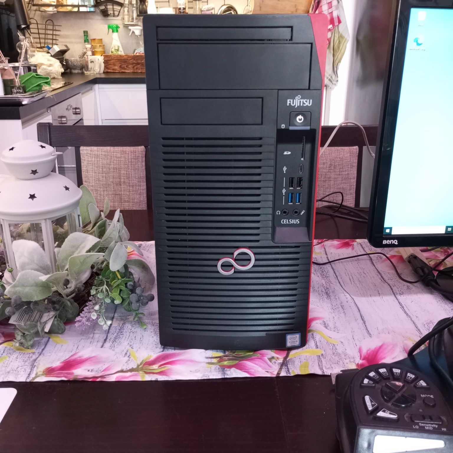 Sprzedam zestaw komputer z kierownicą Fujitsu