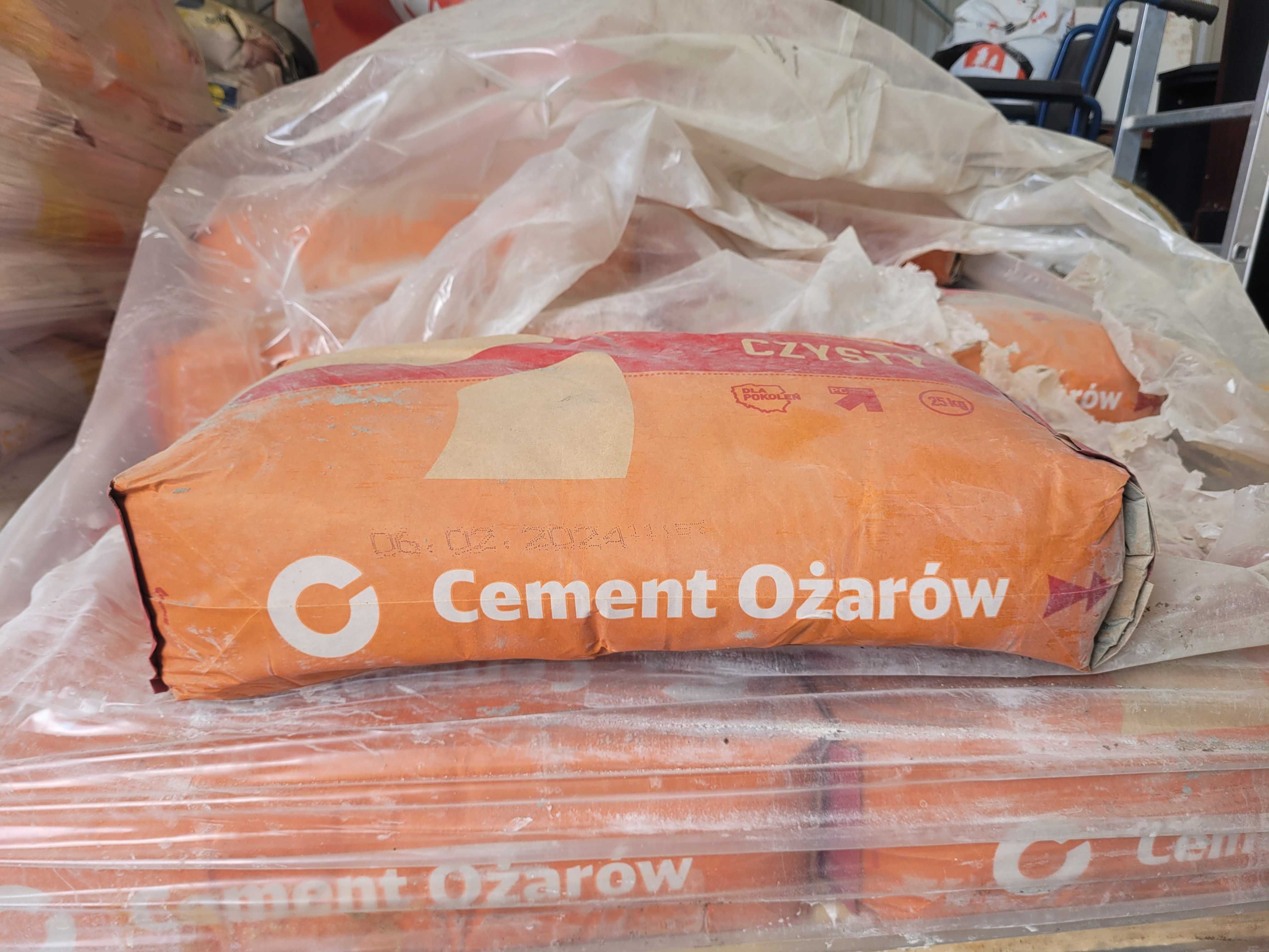 Cement Cement I Ożarów 
Workowany- 25 kg
1 paleta (1400kg)-56 worków