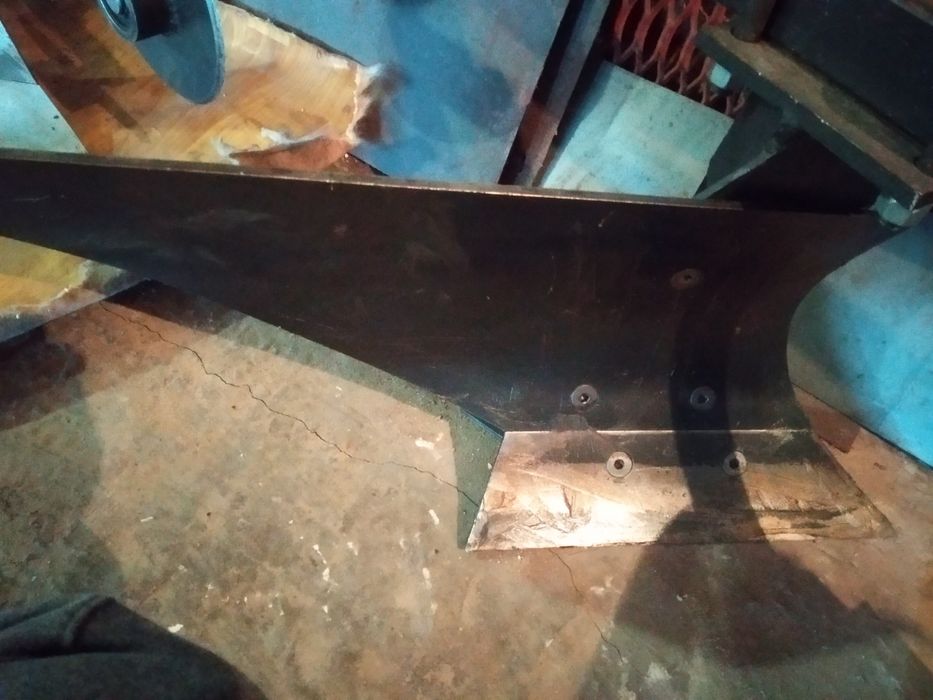 Продам двухкорпусний плуг(Новий)