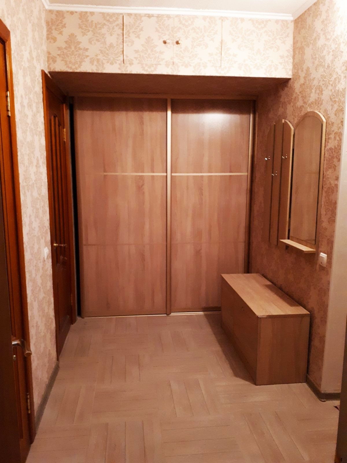 Погодинно або подобово 1-кімн.кв.,Центр.