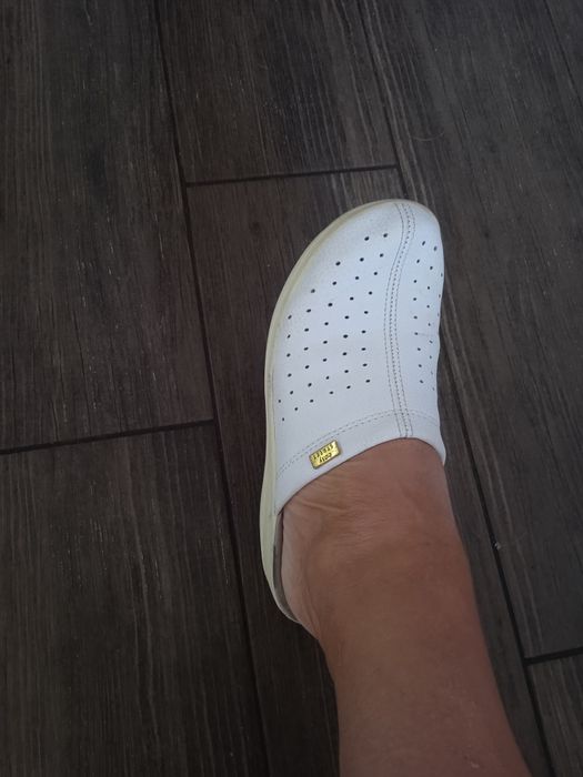 Сабо женские кожаные бело- молочные