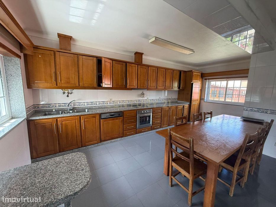 Moradia  T2 em Vila Meã, Bragança - 125,000euros