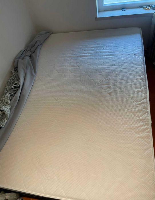 Cama de Casal com Colchão
