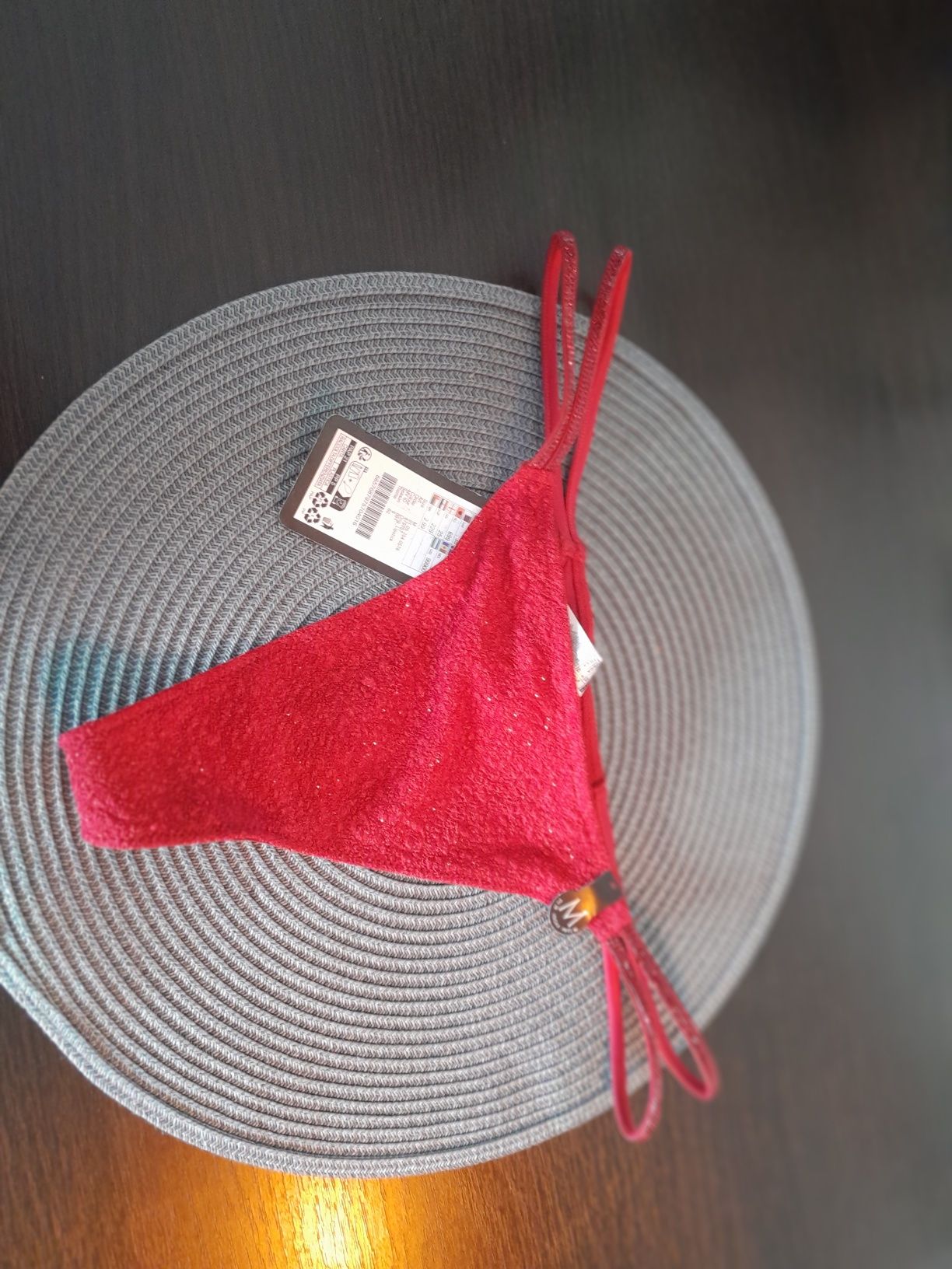 Piękne stringi błyszczące rozmiar m/l Nowe!