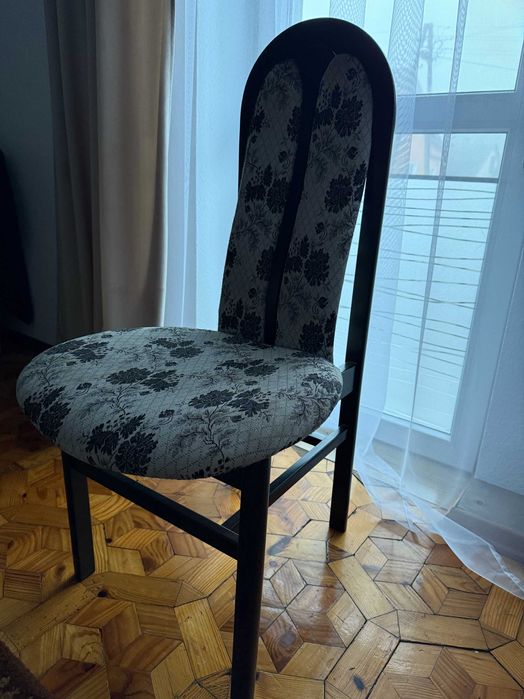 Krzesła 4 szt. do salonu