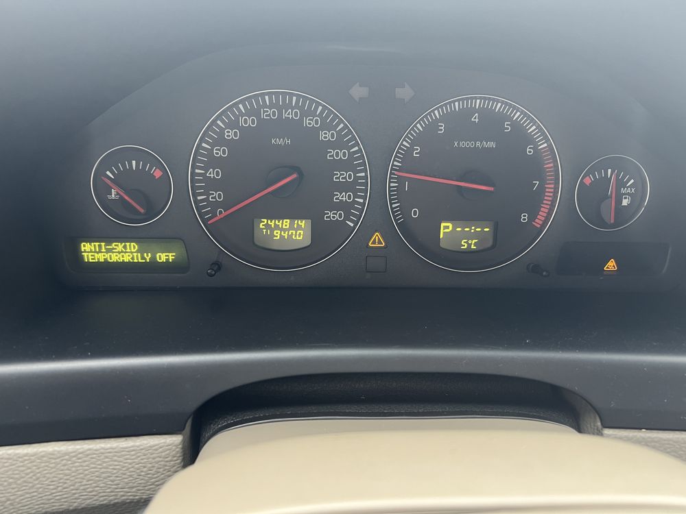 Volvo v70 awd с двигателем 2.5 турбо ( 210 л.с)