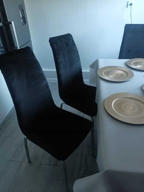 Komplet 4 pokrowce na krzesła czarne welurowe pluszowe miękkie