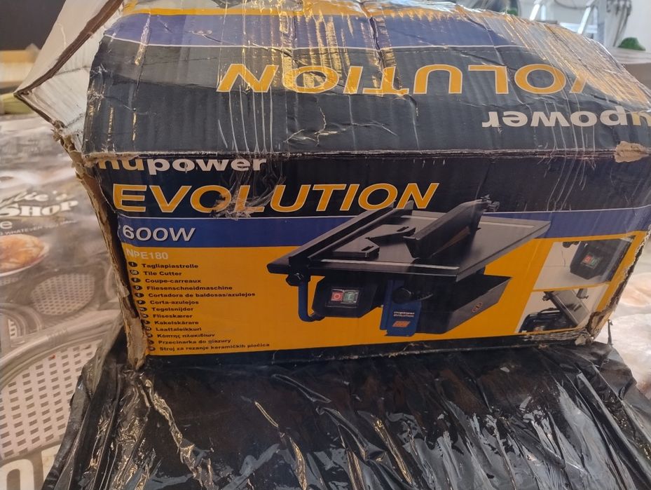 Piła do cięcia płytek na mokro