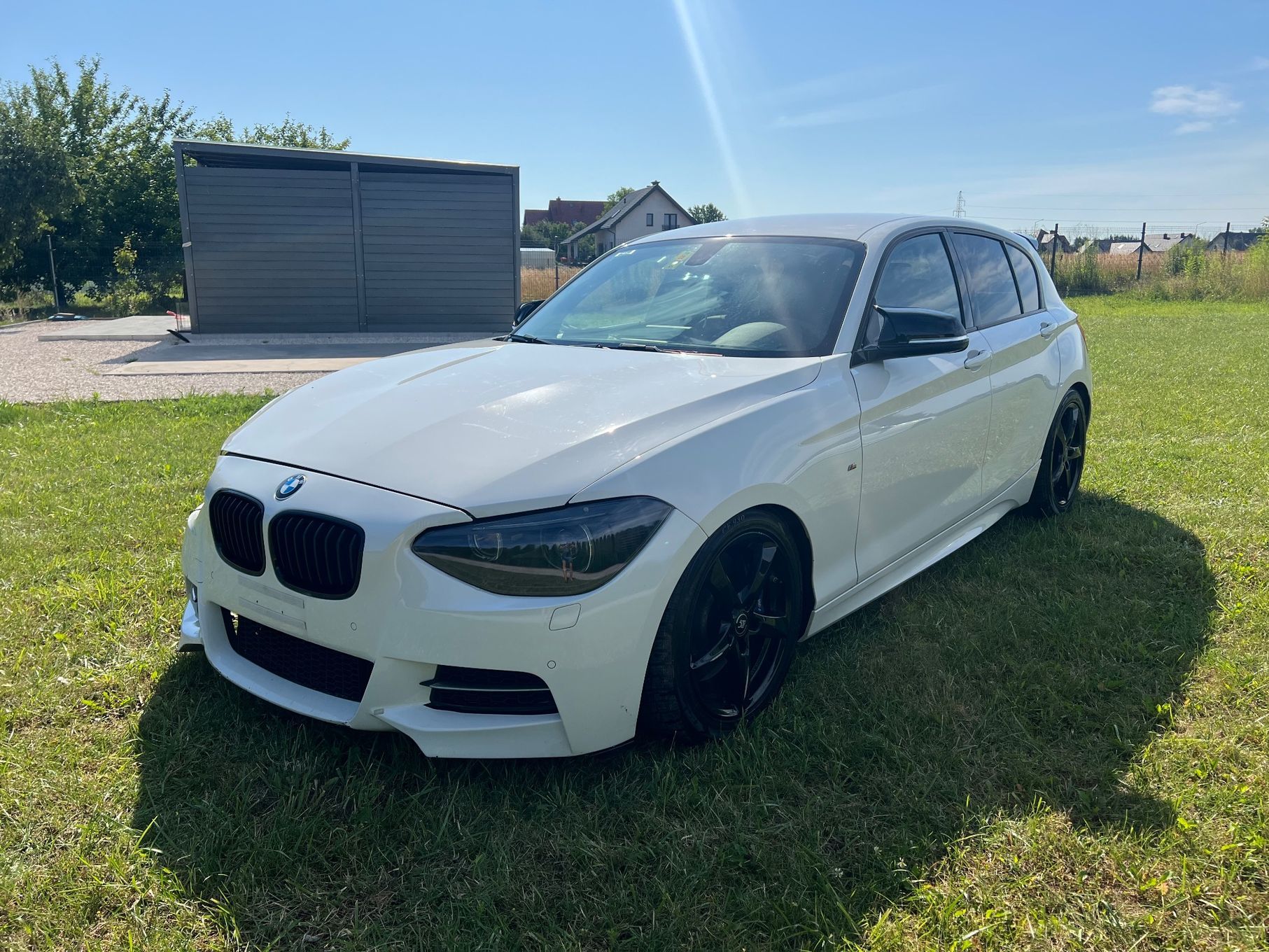 BMW Seria 1 F20 M135i x Navi Led Skora Swiss Aso Biała M Pakiet M Performance KW
