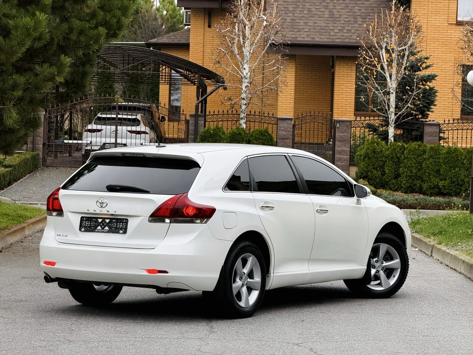 Продам свой любимый автомобиль Toyota Venza