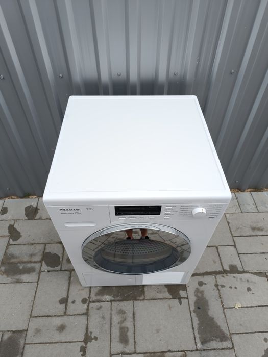 Сушильна машина Miele TGK640WP