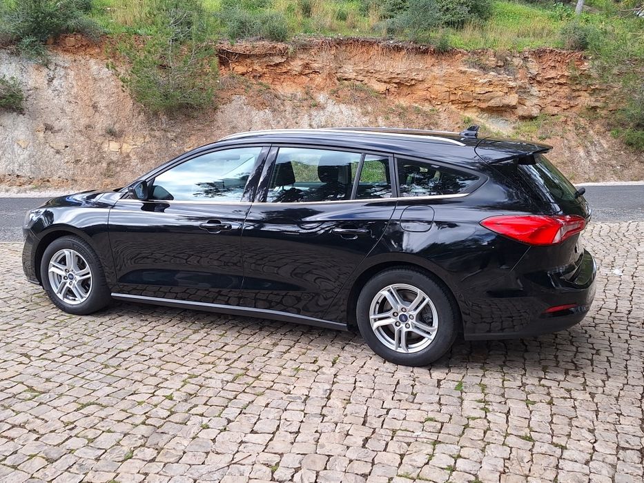 Recente poucos kms a um excelente preço, com garantia, aceito retoma,