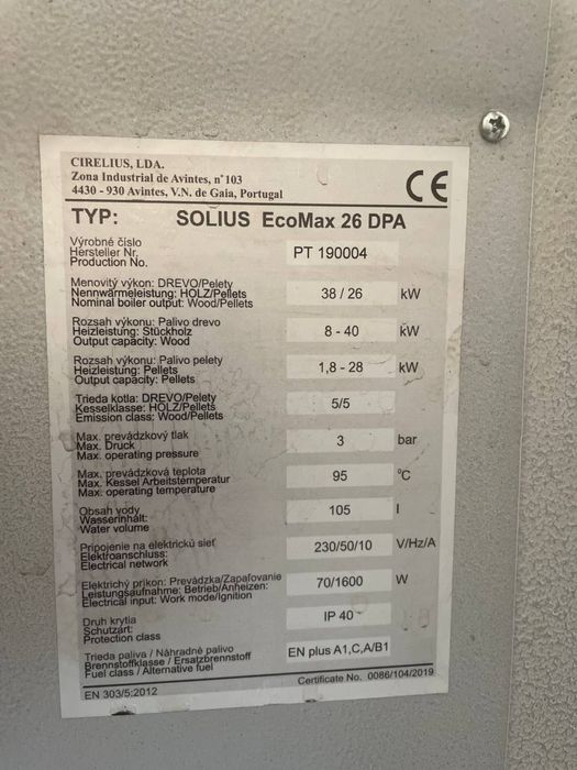 Caldeira lenha e pellets de chama invertida