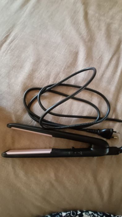 Prancha alisadora Philips - Nova