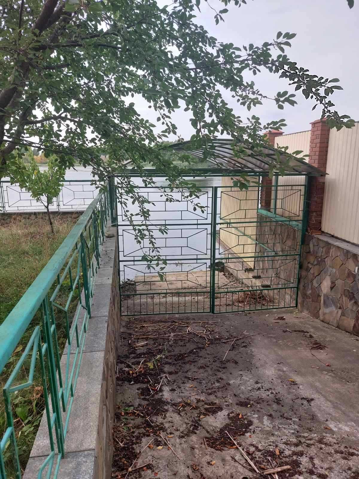 Будинок з власним причалом і виходом у Дніпро, з НОВИМ РЕМОНТОМ