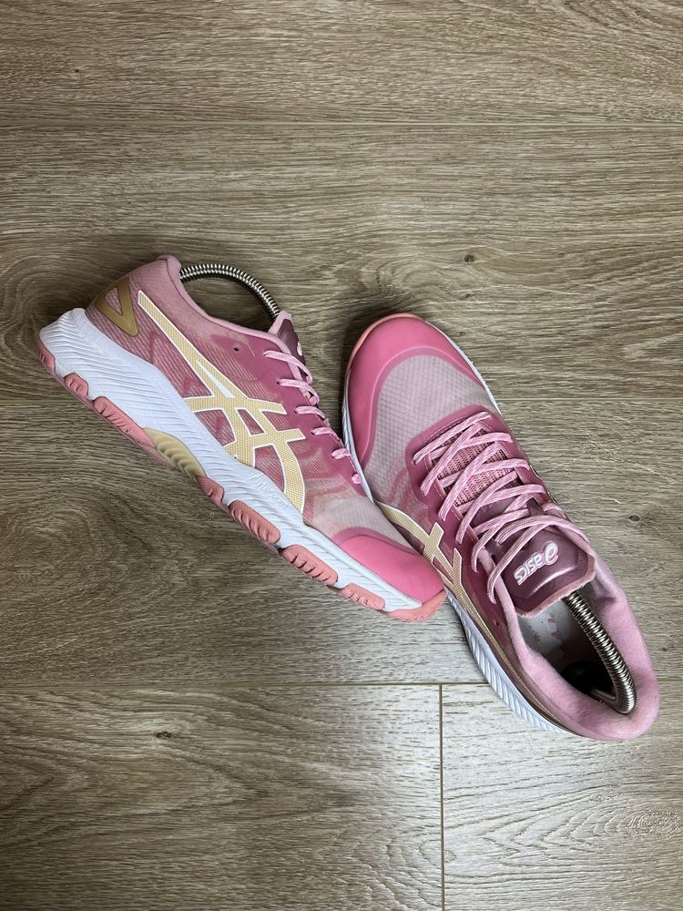 ПродамиБОМБЕЗНІ жіночі кросівки Asics Netburner Professional FF3
