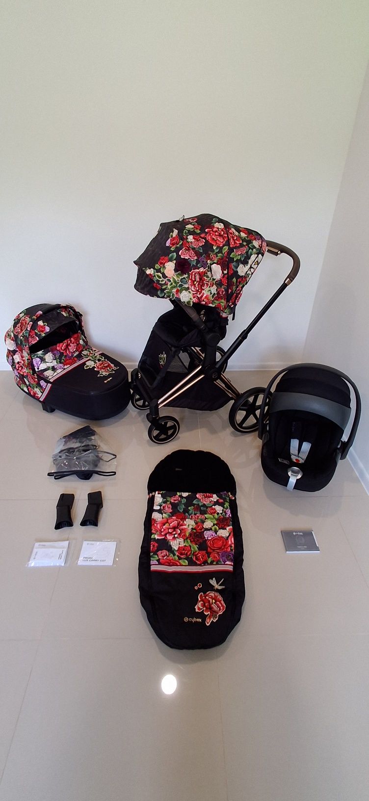 Śliczny wózek Cybex Priam Spring Blossom 4w1