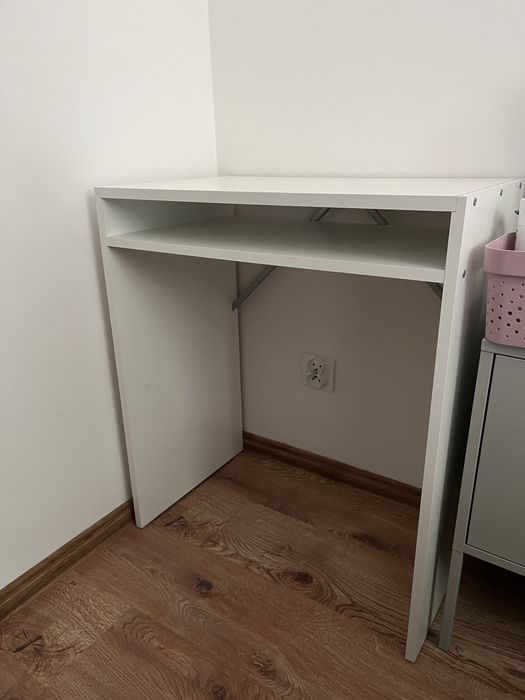 Białe biurko Ikea Torald