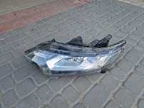 Mitsubishi Outlander lampa lewa zaczepy sprawne