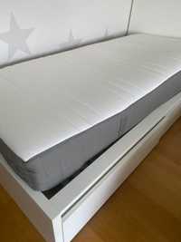 Cama com colchão