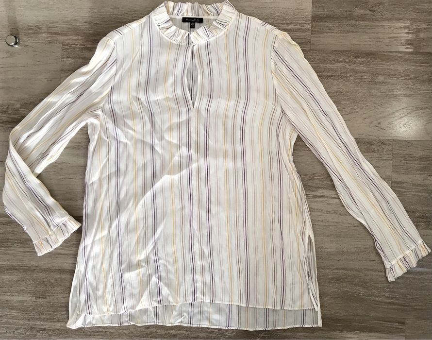 Blusa com riscas e folhos (Massimo Dutti, tamanho 40)