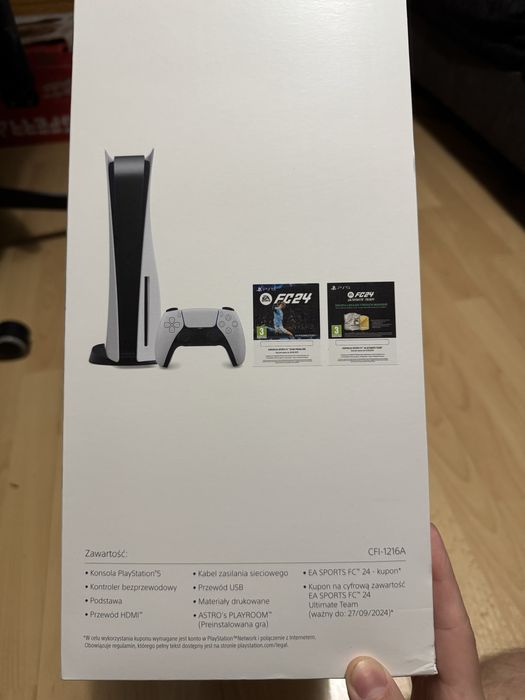PS5 Disc Edition 825GB + EA Sports FC24 NOWA!