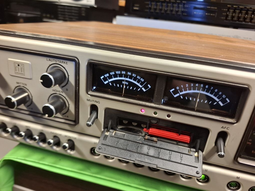 Amplituner Grundig R-30