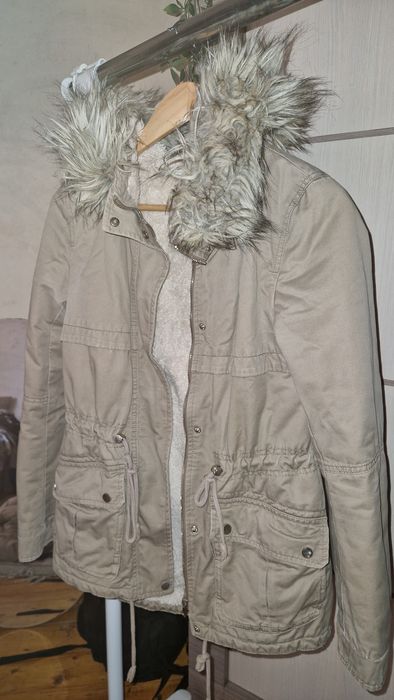 Жіночий теплий верхній одяг