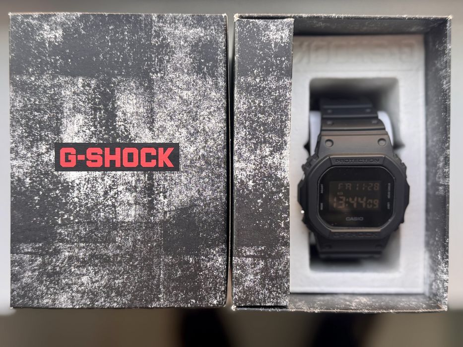 Casio G-Shoc DW-5600UBB-1ER novo