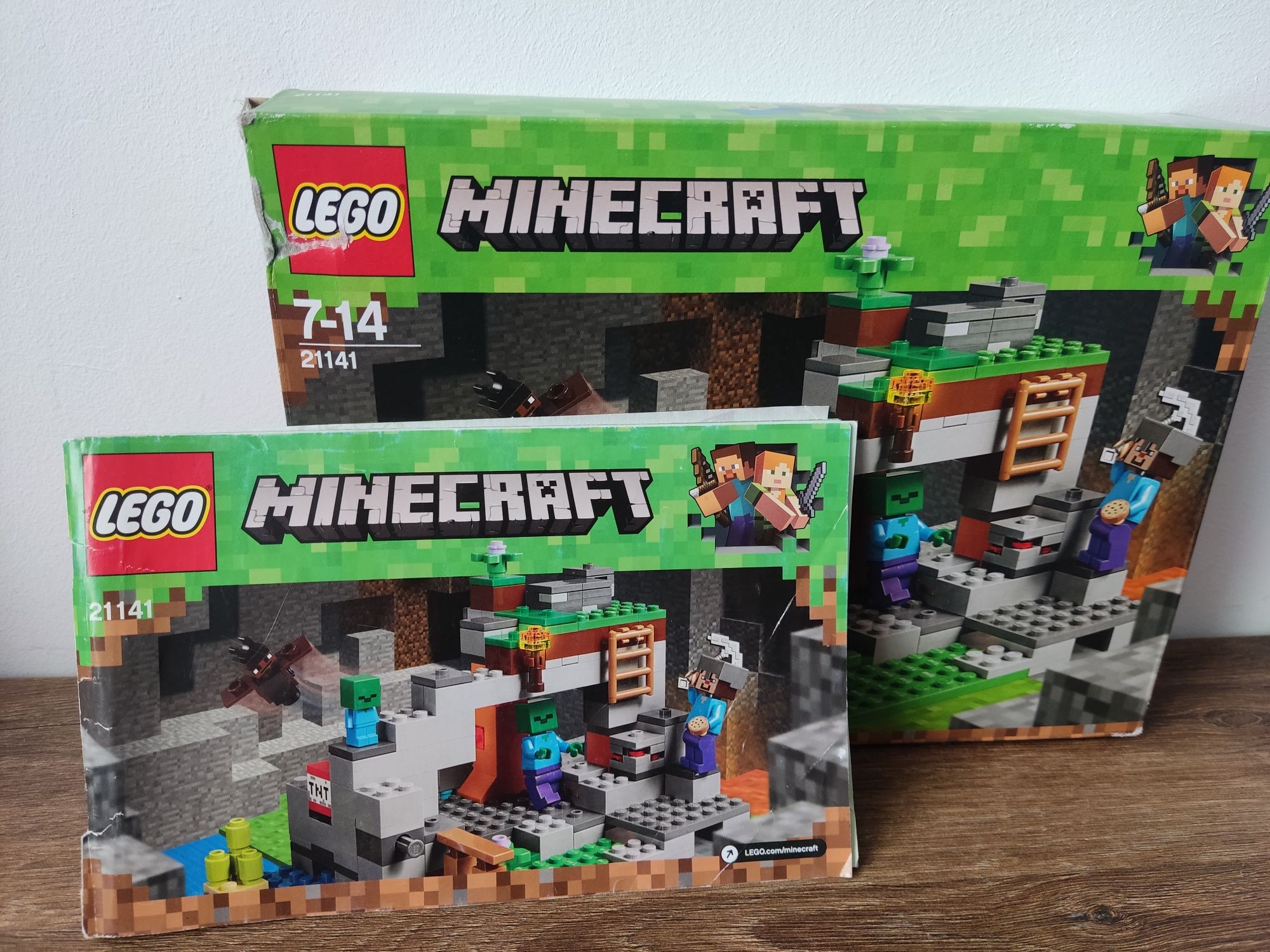21141 LEGO Minecraft Jaskinia Zombie stan idealny
