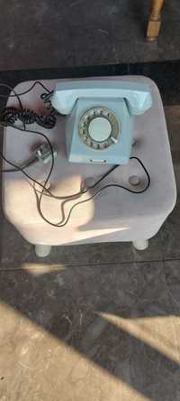Aparat telefoniczny w stylu PRL