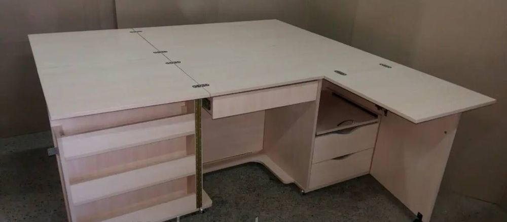 Швейний стіл Кутюрʼє 3