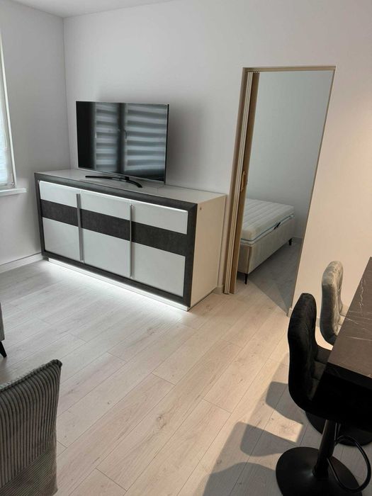 Eleganckie Mieszkanie na Zabobrzu 2300+320+media (woda,prąd)