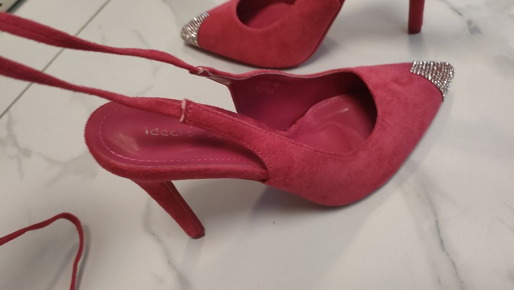 Szpilki zamszowe kolor fuksja