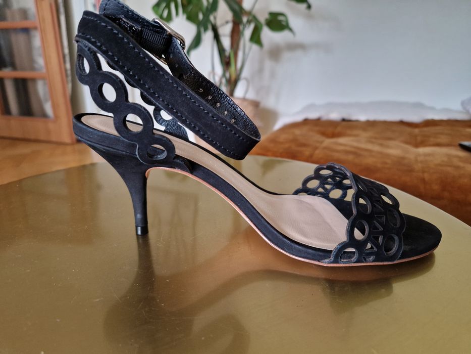 Sandalki na obcasie 38 39 czarne Loeffler Randall