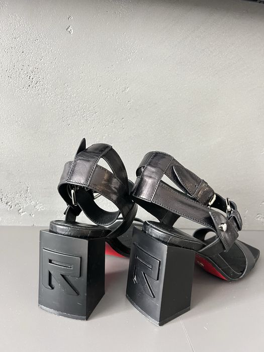 Босоніжки на  стійкому каблуку, Vitto Rossi,pозмір 37,практично нові