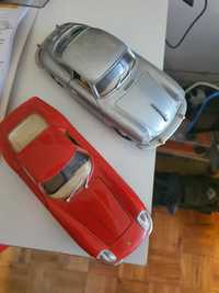 2 miniaturas Porsche e Ferrari 1:24 burago com defeito