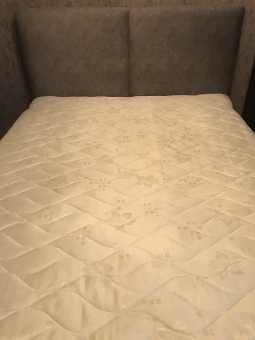 Ліжко полуторне дерев'яне