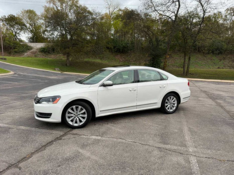 Volkswagen Passat SEL Premium      2013
