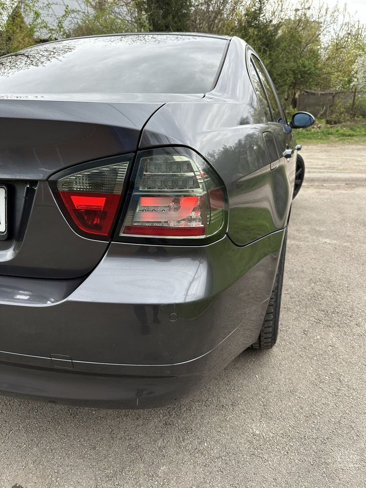 BMW E90 2006 року 2.0 бензин