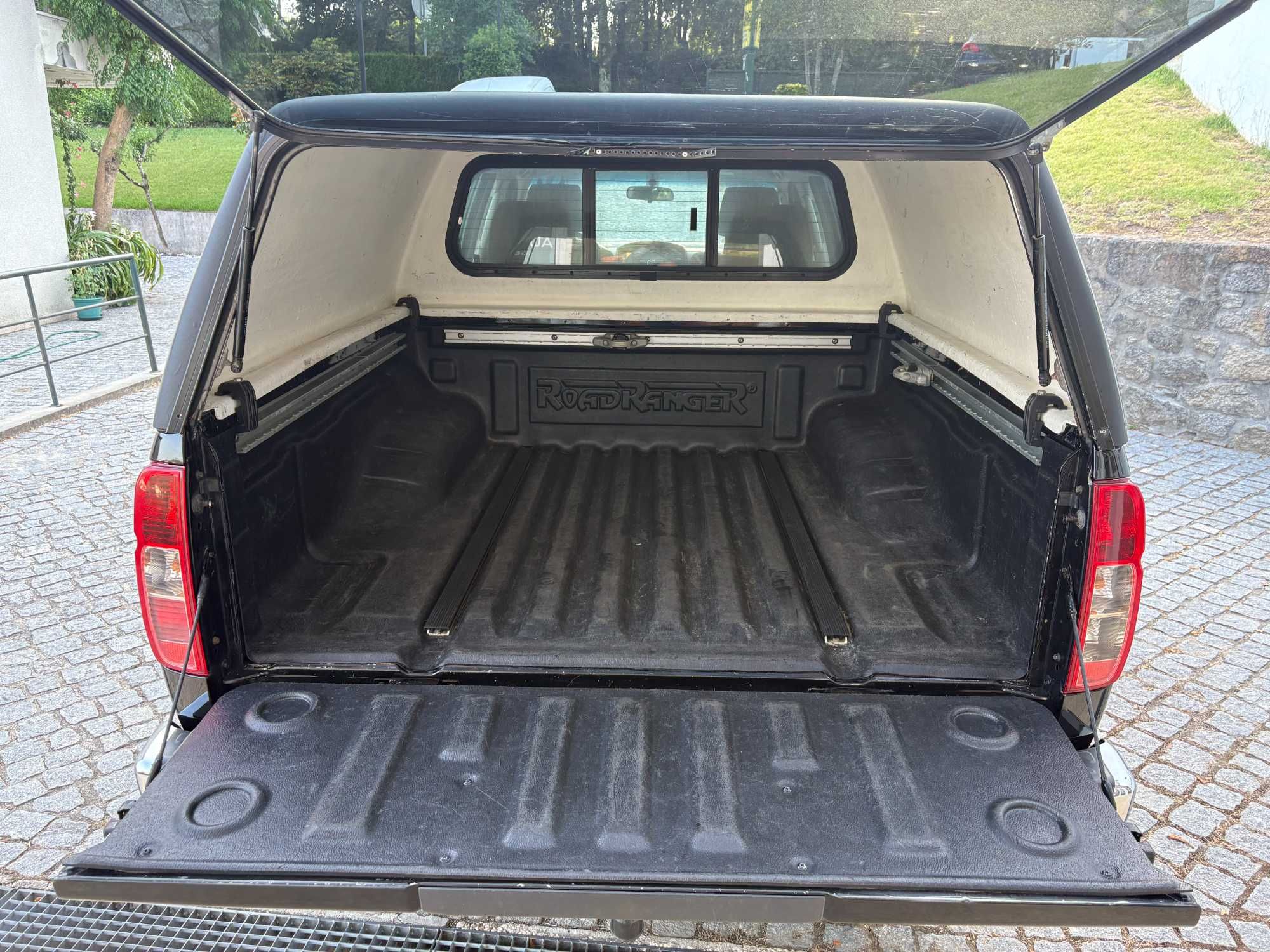 Nissan Navara 4x4 2.5DCi 190cv SPORT cabine dupla 5 lug Hardtop