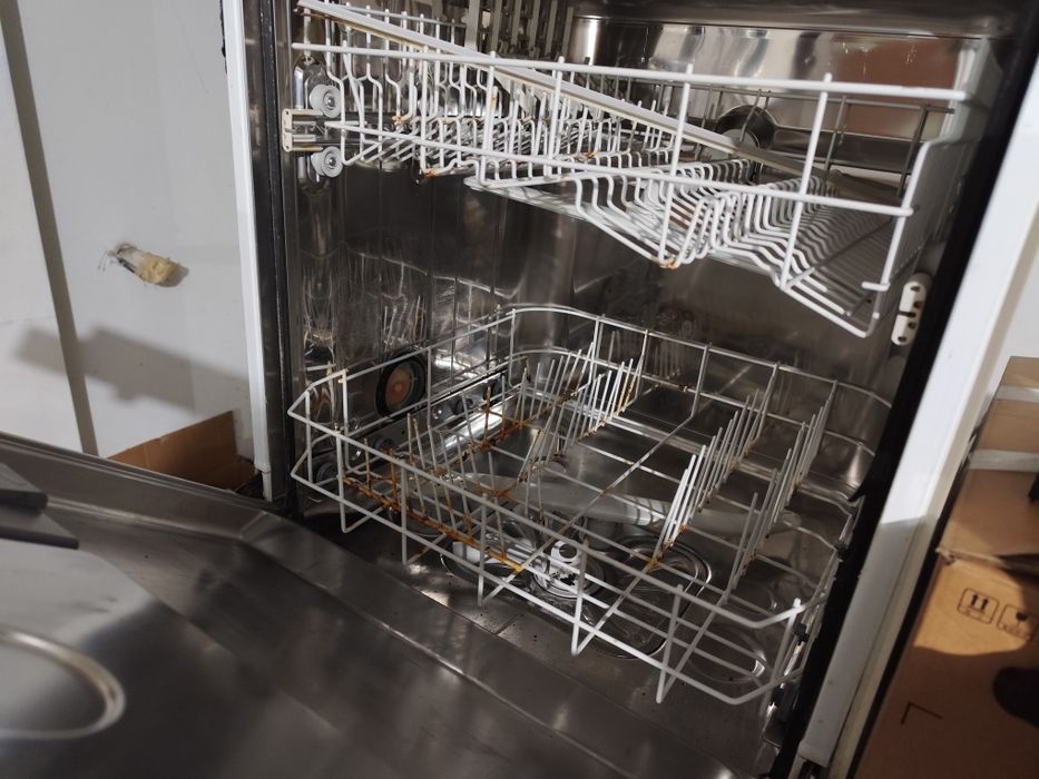 Máquina Lavar loiça AEG Favorit avariada