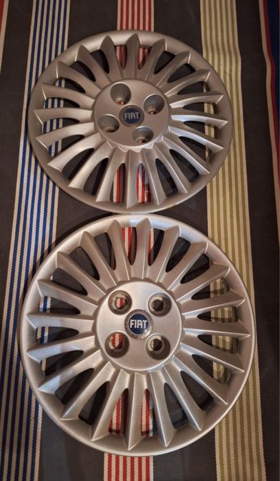 Dwa oryginalne kołpaki Fiat Punto