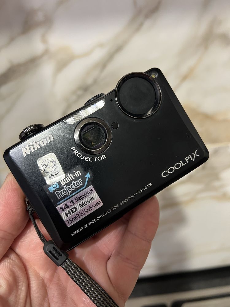 Цифровой фотоаппарат Nikon Coolpix S1100pj