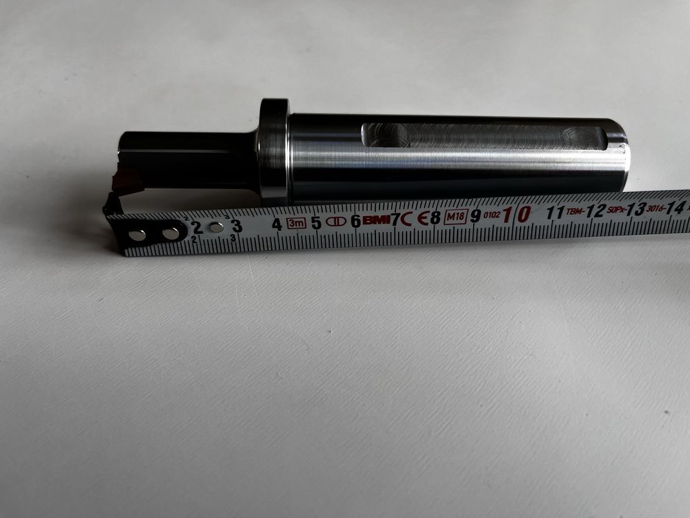 Nóż do dłutowania płytką skrawającą CNC