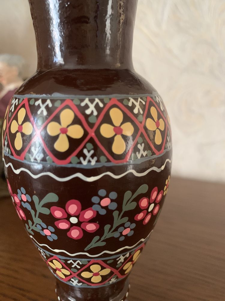 Продам вазу ручной работы с дерева.
