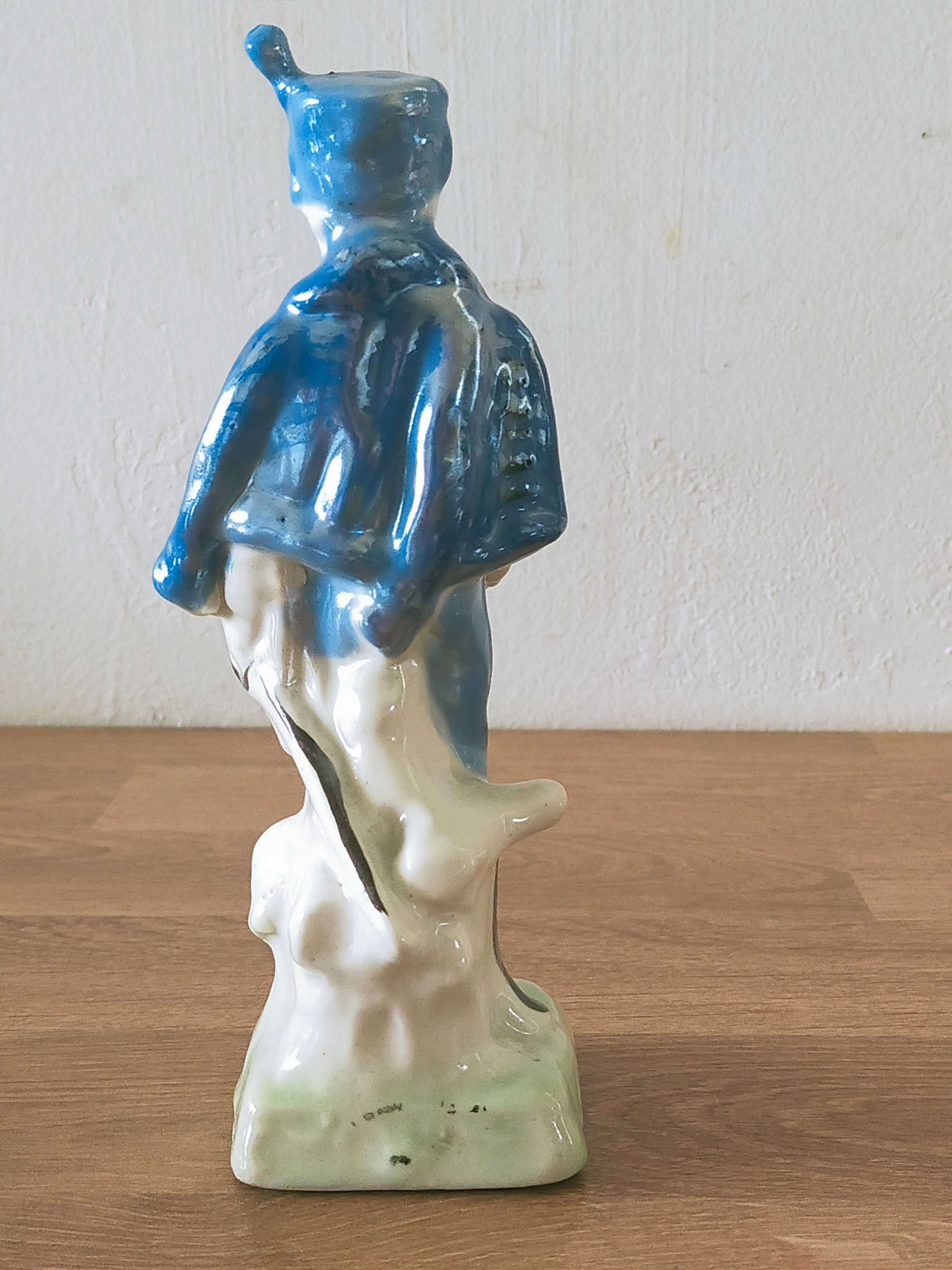 figurka zołnierza z porcelany